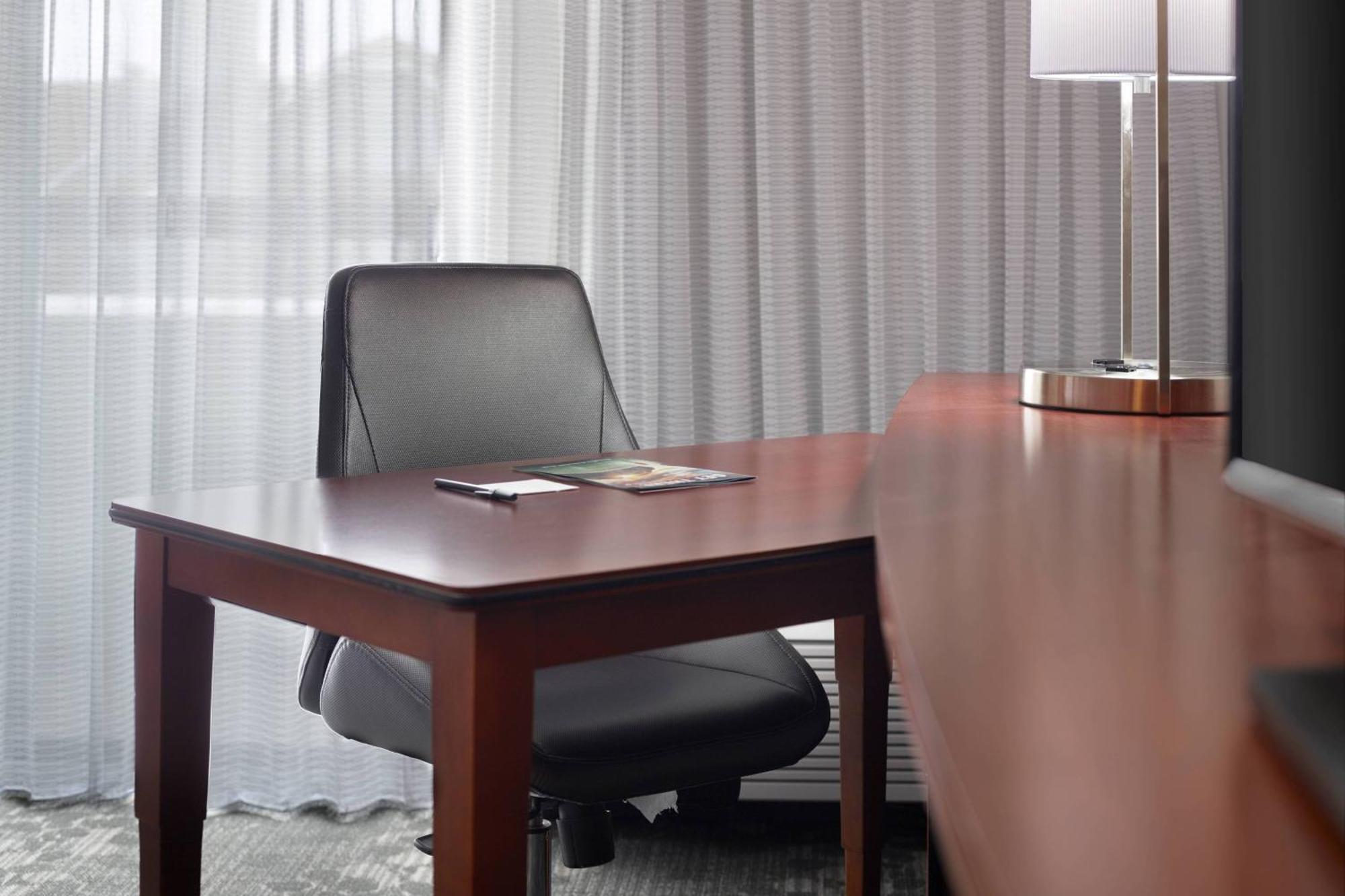Courtyard Greenville Haywood Mall Экстерьер фото