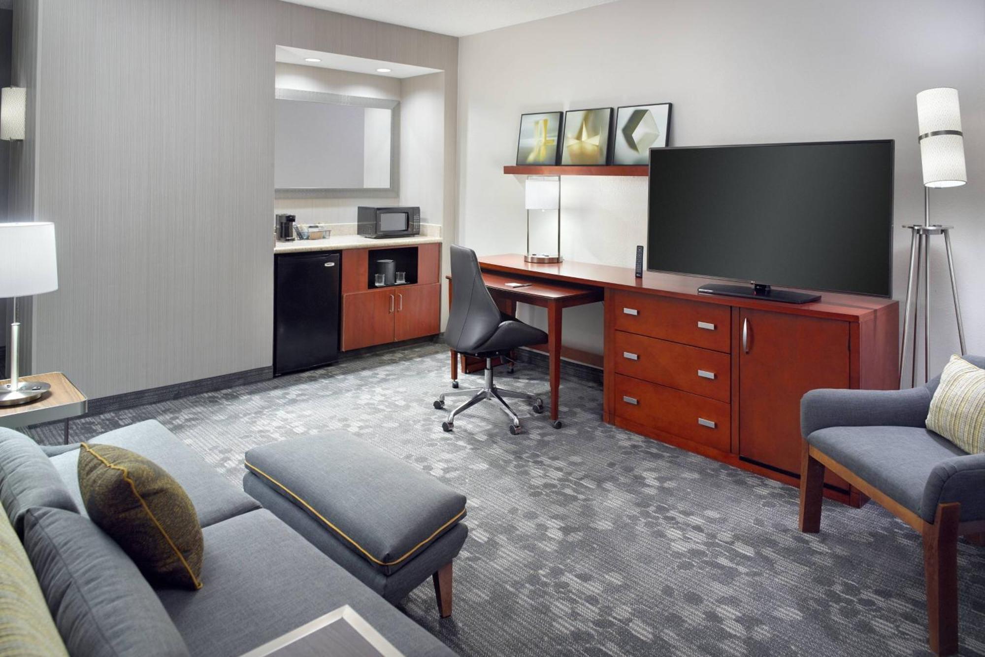 Courtyard Greenville Haywood Mall Экстерьер фото
