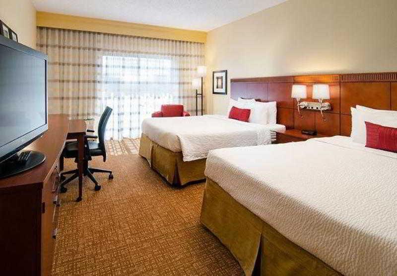 Courtyard Greenville Haywood Mall Номер фото