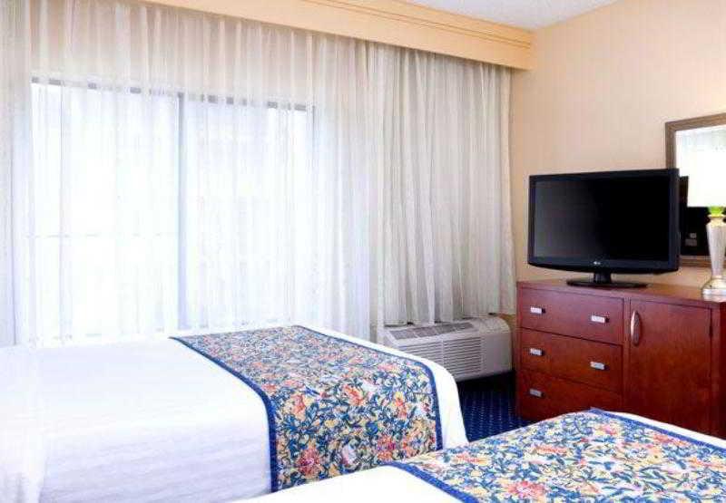 Courtyard Greenville Haywood Mall Экстерьер фото